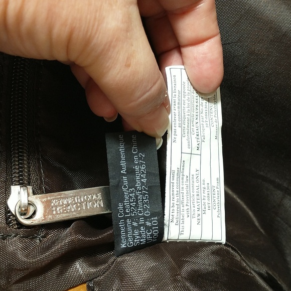 Kenneth Cole Reaction "Risky Business" Colombian Leather Business Messenger Bag - Picture 12 of 16